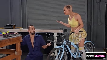 Preview 1 of Donlot Vidio Homo Sex - Bike mechanic barebacks tgirl Emma Rose