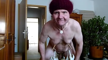 Preview 2 of Indian Super Xxx Vedio - Andreas mit Ilses M&uuml_tze und ihren Schuhen an den Brustwarzen trinkt seinen eigenen Natursekt