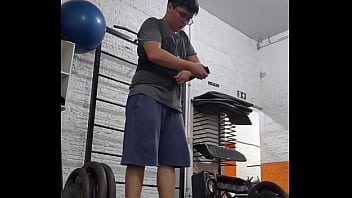 Preview 1 of Xnxx Play Video - Fazendo terra com 110kg