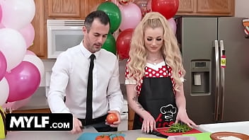 Preview 2 of Hot Sex Vidivodo - Mylf - Impressive Blonde Slut Paris Hilton Shares With Us Her Secret Ingredient For Perfect Meal