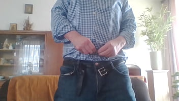 Preview 1 of Make Him Go Bi - Andreas geilt sich auf mit  und an den Schuhen von seiner Mutter