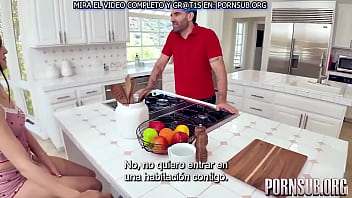 Preview 2 of Psycho Snuff Xxx - &iexcl_Atrapan a una virgen curiosa! Su primer tr&iacute_o. sub espa&ntilde_ol. ver completo en: pornsuborg