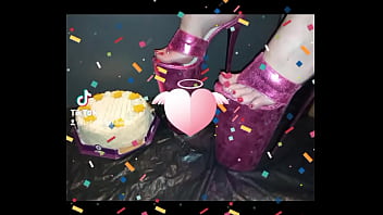 Preview 2 of Alicia Amira Titsjob - Lady L : Ultra extreme 14 inch/35 cm high heels crush cake (video short version)