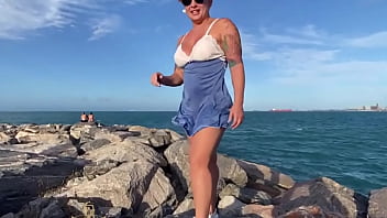 Preview 2 of Mompov Charlie - Mam&atilde_e noel se exibindo na beira mar e um pouquinho do especial nas dunas