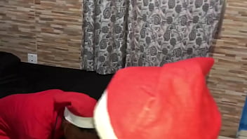 Preview 1 of Fucking With Dogs - Brinquedo ator recebe uma visita no dia do Natal da an&atilde_ e ela acaba dando a voc&ecirc_ tinha e a bundinha pequena  (Completo No Red) Instagram brinquedoator2
