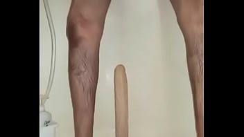 Preview 2 of Coroa Peluda Se Masturbando - Limpieza anal