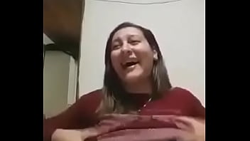 Preview 4 of Mms Schendul - Peituda mostra peitos em live para ganhar seguidores