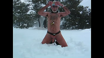 Preview 4 of Suckling Ass - tres bonne branle BDSM nu dans neige avec des pinces aux seins tres tres dures