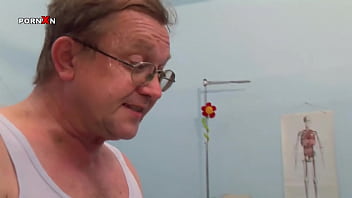 Preview 4 of Salon Xxx Vidoe - Bitches gets pissed and fucked by an old dude