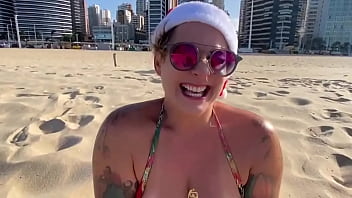Preview 1 of Srilanka Yang Girl Sex - Mam&atilde_e noel e suas aventuras no litoral,  qual presente ela est&aacute_ dando?