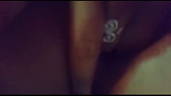 Preview 1 of Ebony Bomber - Chica masturbandose y ense&ntilde_ando c&oacute_mo se mueve