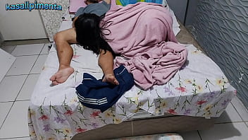 Preview 4 of Gujrati Xxxyyysex - Padrasto inventou mentiras para que enteada tivesse que dividir a cama!