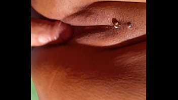 Preview 3 of Pussy Kiss Piss - Morena linda no pelo ,  que del&iacute_cia