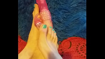 Preview 2 of Retro 2k - Feet and toys