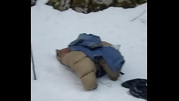 Preview 1 of Lovefresita Chaturbate - training d&#039_un pot nu dans la neige