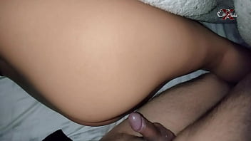 Preview 4 of Niki Malon - NO AGUANTO Y ME COJO A MI CU&Ntilde_ADA EN PLENA MADRUGADA... me meto a su cama y aprovecho para meterle mi verga por el culo