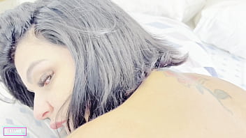 Preview 2 of Room Mate Lesbian - VEM METER NA MINHA BUCETA VEM