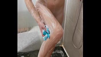 Preview 2 of Hand Sex Ledis - Vid&eacute_o Soft : Je la filme ce doucher