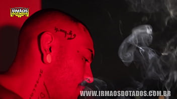 Preview 1 of Xxxicoom - COBRANDO O PRIMO E PAGANDO COM FODA