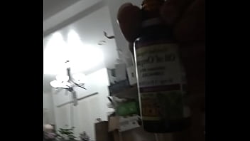 Preview 4 of Zxxxzc - Poniendo aceite de oregano en el pene