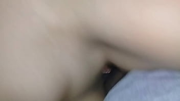 Preview 4 of Chinatown Cleavage Cam Deluxe - mi vecina habla por telefono con su esposo mientra me la chupa