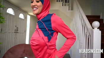 Preview 2 of Sunny Leone X Video Page - House Of Haram With Teen In Hijab