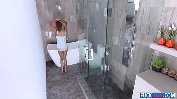 Preview 1 of Amber Lulu Xxx Video - Esperanza Del Horno Shrimpy Shower Shenanigans Teen