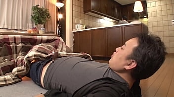 Preview 3 of Milf Fuck Smim Pool - https://bit.ly/3KooJtd　こたつの中の無防備な下半身に我慢できずイタズラ！大人しそうな美●女は周りに悟られないように声を押し殺し悶えはじめ&hellip_【パート3】