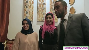 Preview 1 of Kongsi Awek - Black guy fucking arab babe and her bff