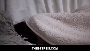Preview 1 of Justin Long And Jane Taylor - Big-tits Ella entered her room for one final ride and let him cum inside - step Brothe stepsis sex