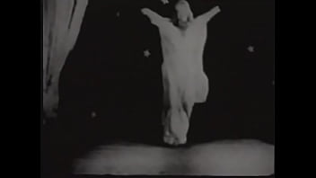 Preview 1 of Heavyweight Ass - Babe in costume Marilyn Monroe strips for public in 60s porn on stage