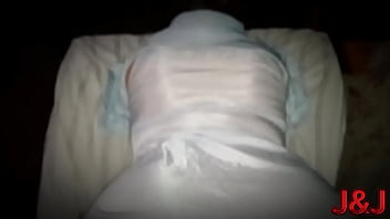 Preview 1 of Sure Bangla - Amigo do meu marido me pegou desprevenida