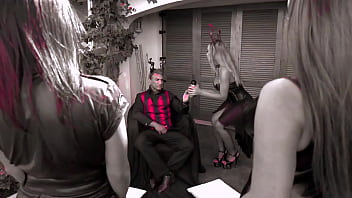 Preview 4 of Stuck Aunt - Trio chupada triple