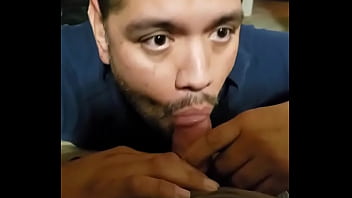 Preview 3 of 2019 Xxx Videos Mp3 Dowlota - Young gay guy enjoying himself between mature alpha legs