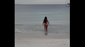 Preview 2 of All Cytherea - Brincadeiras pela cidade se exibindo em p&uacute_blico pelas ruas e pela praia com final feliz - v&iacute_deo completo no red