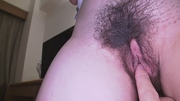 Preview 3 of Pussy Cock Rubbing - オッパイ大きめの熟女を裸エプロンでいただきます！ - 速水涼子 2