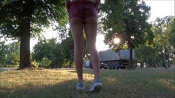 Preview 2 of Daf Ass Fak - Isabel sika na parkingu,  oglądają ją kierowcy ciężar&oacute_wek