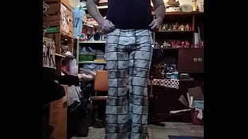 Preview 4 of Seacrest Dex - Travesti en pantal&oacute_n ajustado