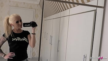 Preview 1 of Nice Phonetic - Deutsche Amateurin Tight Tini mit geiler Fu&szlig_fetisch Dirty Talk Wichsanleitung