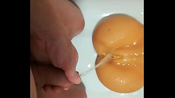 Preview 2 of Xxln Thu - Pissing all over pussy and tits