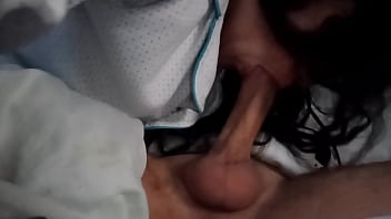 Preview 4 of Home Made Brazzer - Mamada y masturbaci&oacute_n para joven caliente con gran polla sale mucha leche