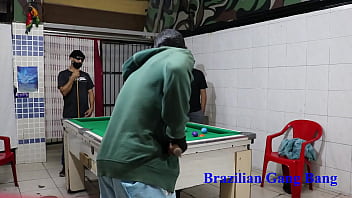 Preview 2 of Vai Bun Sex - Sinuca entre amigos acaba em uma orgia alucinante