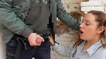 Preview 4 of Fart Fantasy Farting - Una desconocida me hace una mamada en plena calle