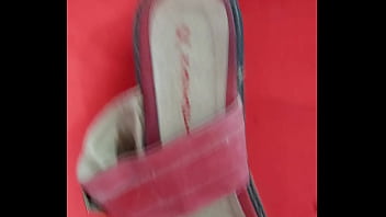 Preview 2 of Guys Jerking Off To Booth Girl - Sexo con sandalias
