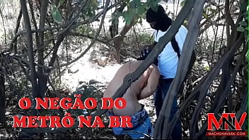Preview 1 of Vidio Sex Artis Cina - Negro do metro fudendo no mato na br
