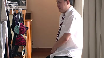 Preview 1 of Son Fuvck Mom - https://bit.ly/33uqQLu　年上美人の下着を物色中「こんな年増女の下着で欲情するの？」と&hellip_女として見られる悦びからか「本当に私なんかでいいの？」と欲求不満な身体で精液搾取 2【パート1】