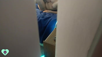 Preview 2 of Blonde Teen Vs Bbc - Descubr&iacute_ a mi hermanastra dando un show erotico con su webcam
