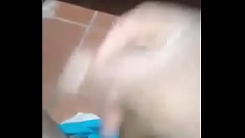 Preview 1 of Strapon Lesbien Sex - David hetero enga&ntilde_ado dispara semen en el ba&ntilde_o