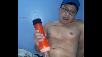 Preview 3 of English Sexcy - Masturbacion gay