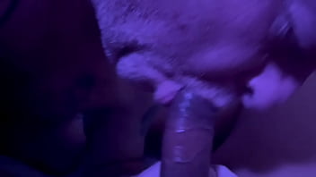 Preview 1 of Blondes Masturb Ass - like to suck